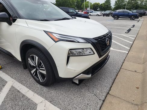 Used 2022 Nissan Rogue Platinum w/ Head-Up Display Package FWD image 4