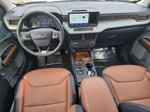 Used 2022 Ford Maverick Lariat w/ Lariat Luxury Package FWD image 8