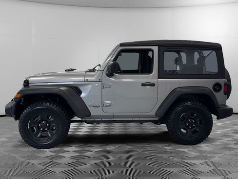 Used 2019 Jeep Wrangler Sport AWD/4WD image 5