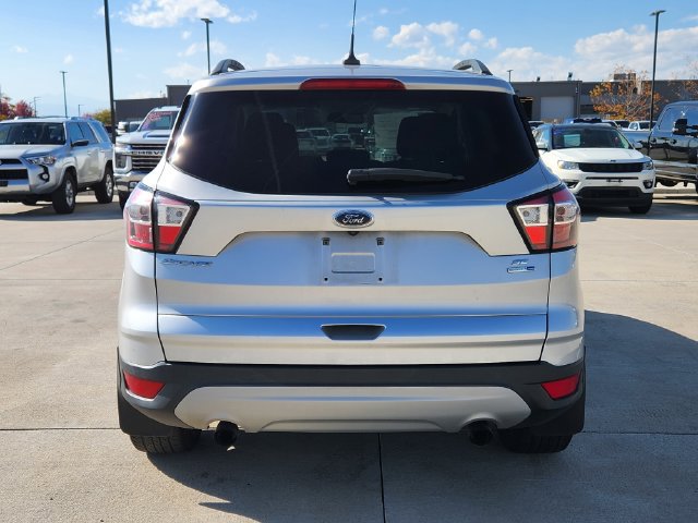 Used 2018 Ford Escape SE w/ SE Sync 3 Package AWD/4WD image 3