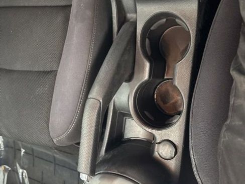 Used 2014 Chevrolet Cruze LT image 36