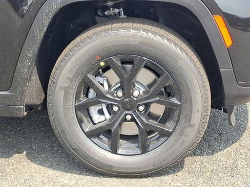 New 2025 Jeep Grand Cherokee L Altitude image 29