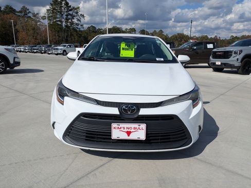 Certified 2023 Toyota Corolla LE image 2