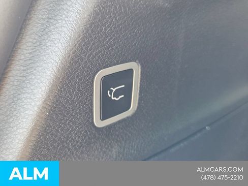 Used 2025 Chrysler Pacifica Limited FWD image 15