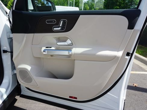 Certified 2025 Mercedes-Benz GLB 250 image 60