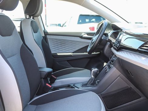 Used 2023 Volkswagen Taos S image 16