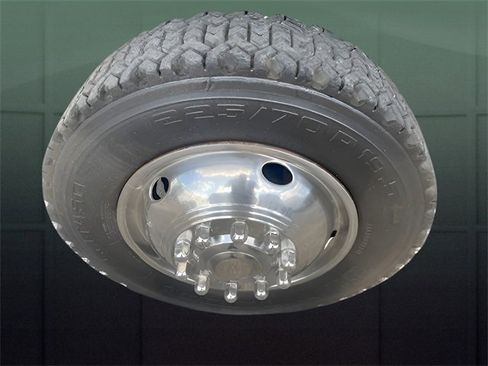 Used 2011 Ford F550 4x4 Regular Cab Super Duty w/ Payload Upgrade Pkg image 12