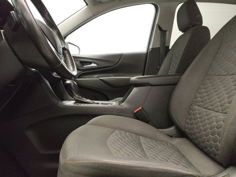 Used 2018 Chevrolet Equinox LT image 17