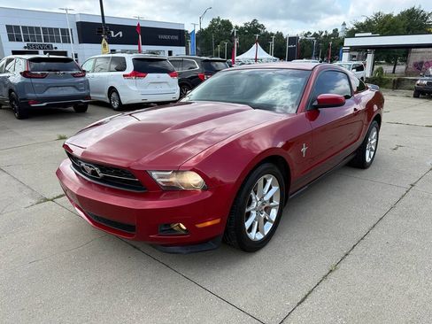 Used 2011 Ford Mustang Premium w/ 202A Rapid Spec Order Code RWD image 3