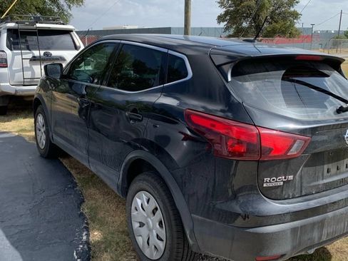 Used 2019 Nissan Rogue Sport S FWD image 3