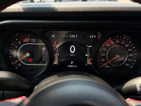 Used 2024 Jeep Wrangler Unlimited Rubicon AWD/4WD image 21