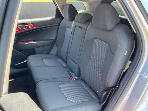 Used 2024 Kia Sportage LX FWD image 19