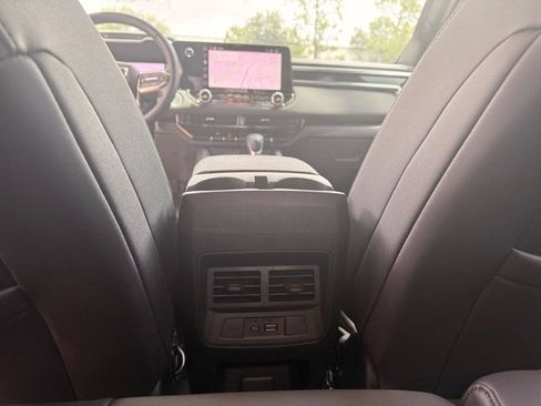 Used 2025 GMC Canyon Elevation w/ Convenience Package AWD/4WD image 13