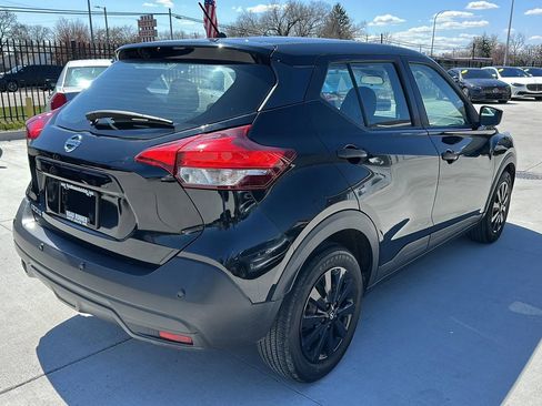 Used 2020 Nissan Kicks S image 5