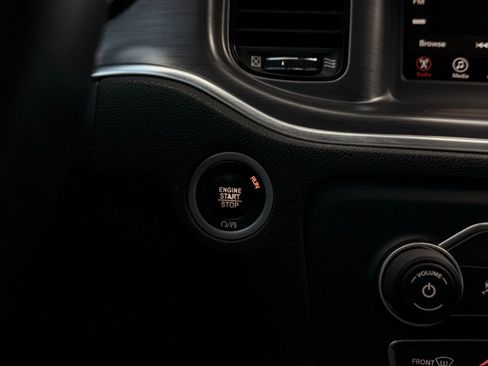 Used 2018 Dodge Charger SXT w/ Blacktop Package image 35