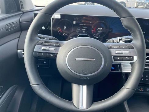 Used 2025 Hyundai Tucson Limited image 19