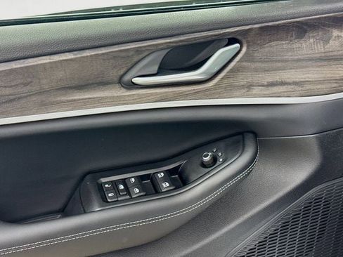 New 2026 Jeep Grand Cherokee L L LAREDO ALTITUDE 4X4 image 21