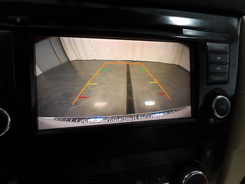 Used 2019 Nissan Rogue SV image 16