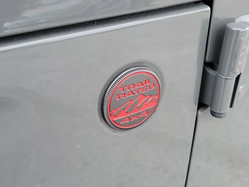 Used 2023 Jeep Wrangler Unlimited Rubicon image 38