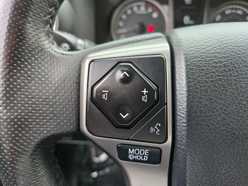 Used 2017 Toyota Tacoma SR5 AWD/4WD image 17