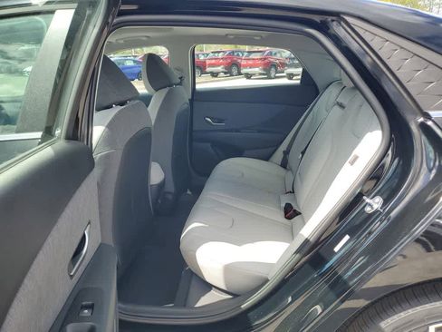 New 2026 Hyundai Elantra Limited image 11