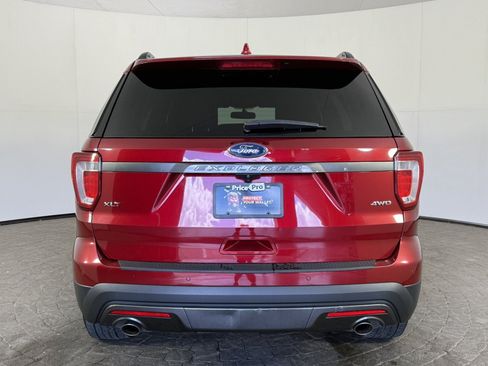 Used 2017 Ford Explorer XLT w/ Equipment Group 202A AWD/4WD image 6