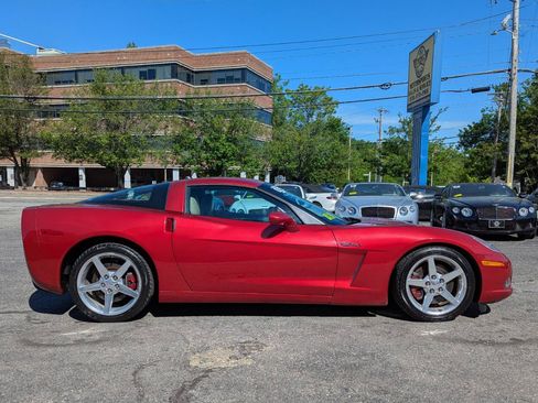 Used 2005 Chevrolet Corvette Coupe w/ Preferred Equipment Group RWD image 6
