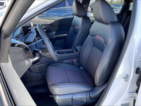 New 2026 Nissan Kicks SR image 7