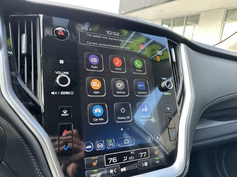 Used 2025 Subaru Outback Premium image 17