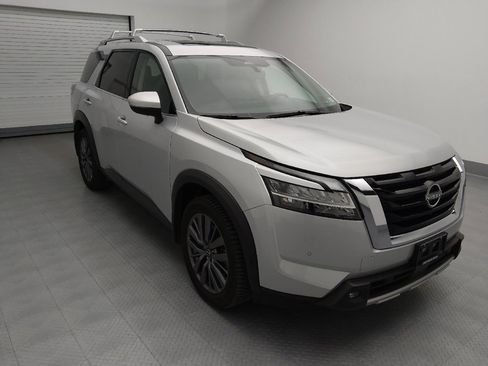 Used 2022 Nissan Pathfinder SL w/ SL Premium Package image 13