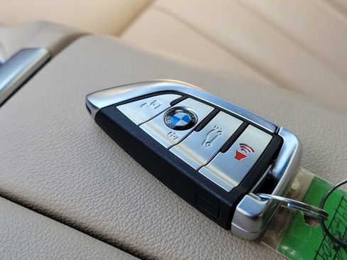 Used 2021 BMW X7 xDrive40i w/ Executive Package AWD/4WD image 44