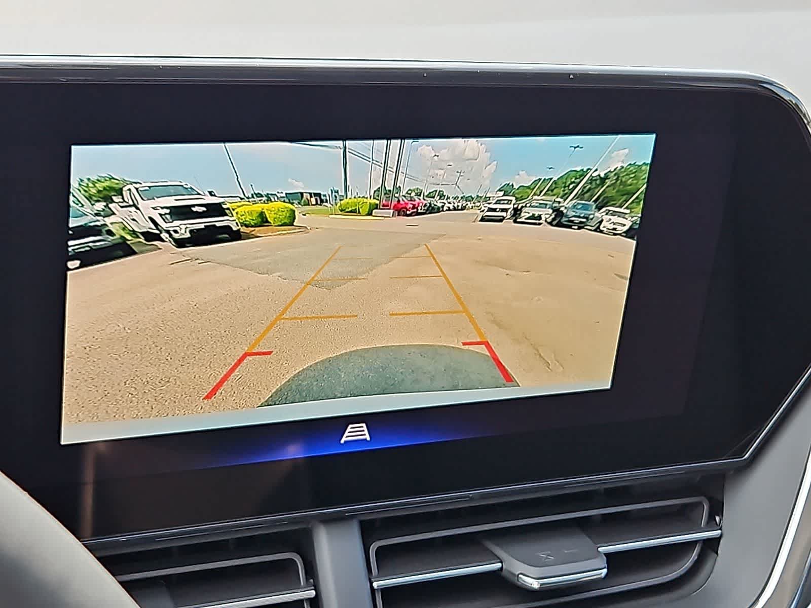 New 2026 Chevrolet Trax LT w/ Driver Confidence Package FWD image 15
