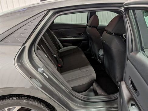 Used 2025 Hyundai Elantra Sport image 25