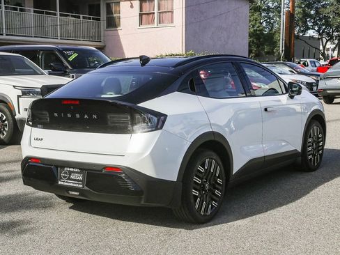 New 2026 Nissan Leaf Platinum+ image 6