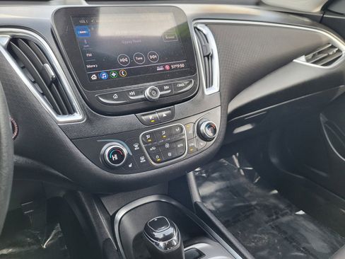 Used 2020 Chevrolet Malibu LT image 11