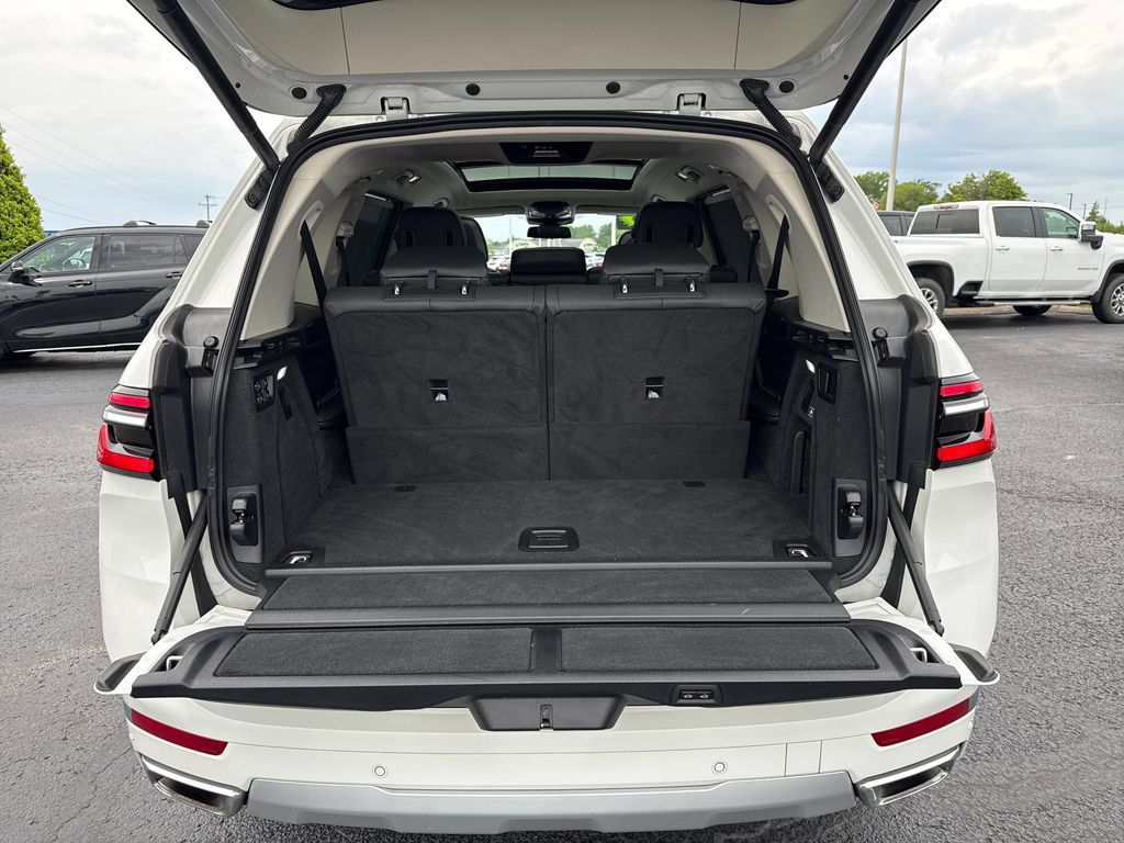Used 2023 BMW X7 xDrive40i w/ Premium Package AWD/4WD image 28