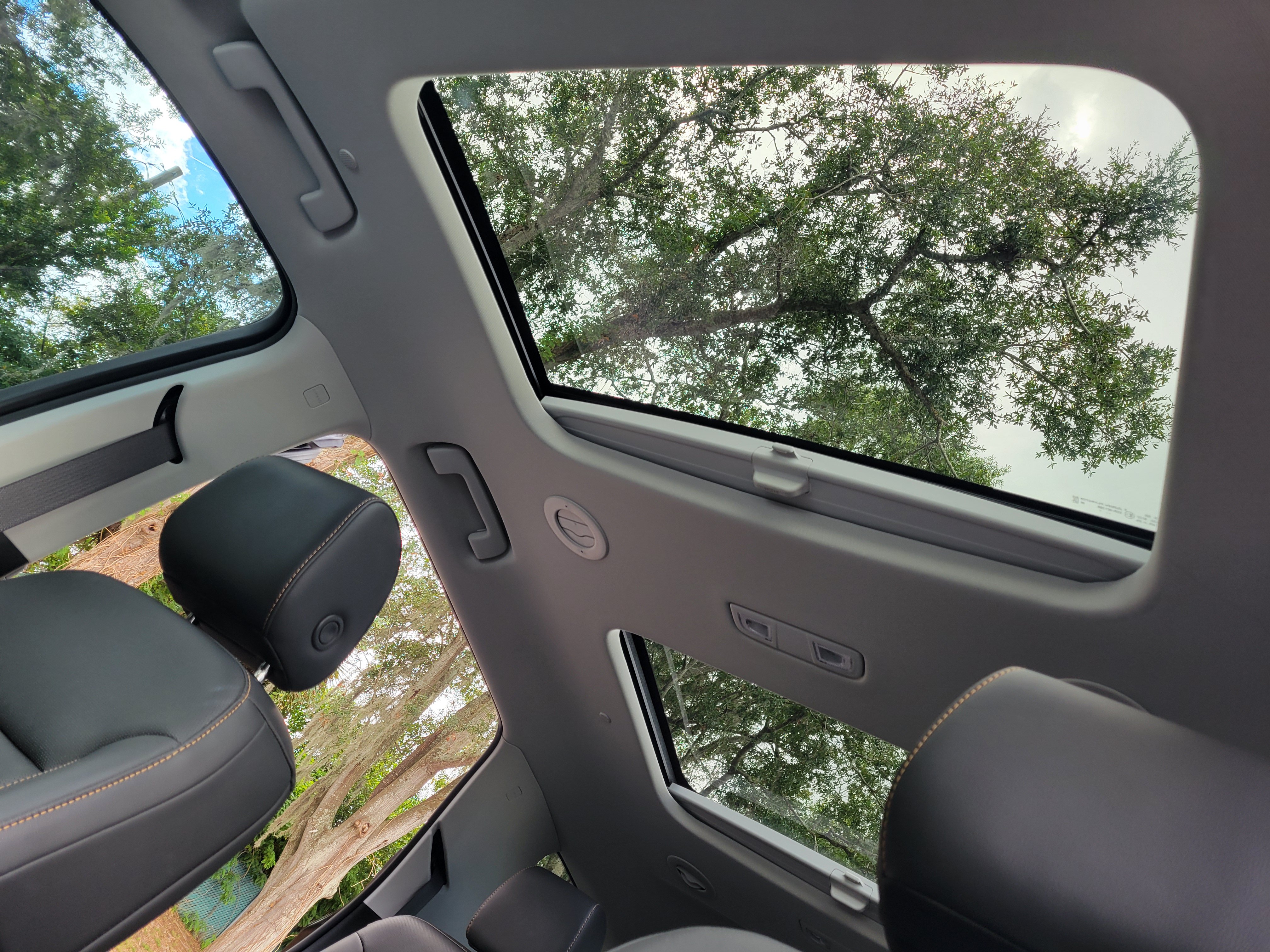 Used 2021 Chevrolet Traverse Premier w/ Redline Edition FWD image 26