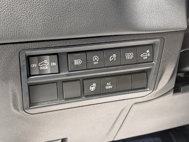 Used 2024 Toyota Tundra Limited AWD/4WD image 17