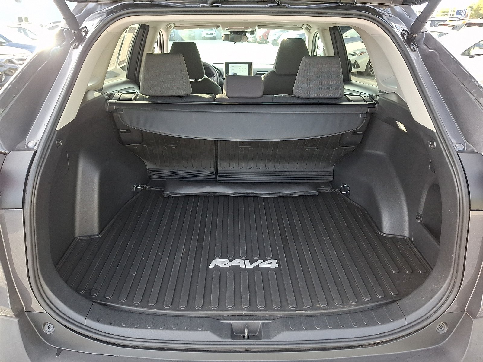 Used 2024 Toyota RAV4 XLE w/ Convenience Package AWD/4WD image 30