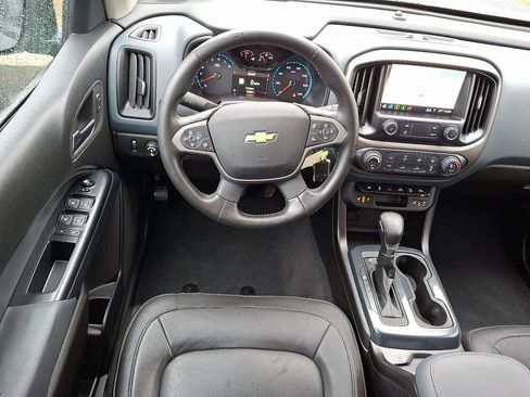 Used 2022 Chevrolet Colorado Z71 image 2