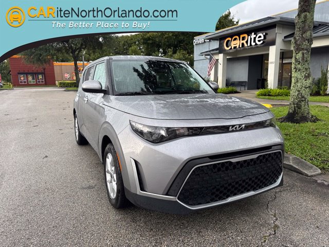 Used 2025 Kia Soul LX w/ LX Technology Package FWD image 1
