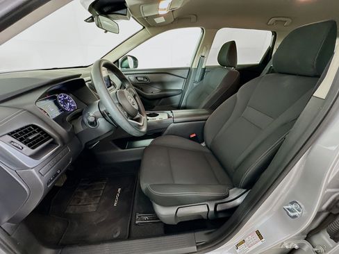 Used 2024 Nissan Rogue S image 13
