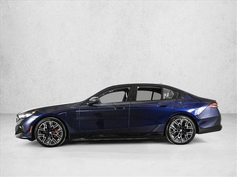 Used 2026 BMW 550e xDrive w/ Premium Package image 9