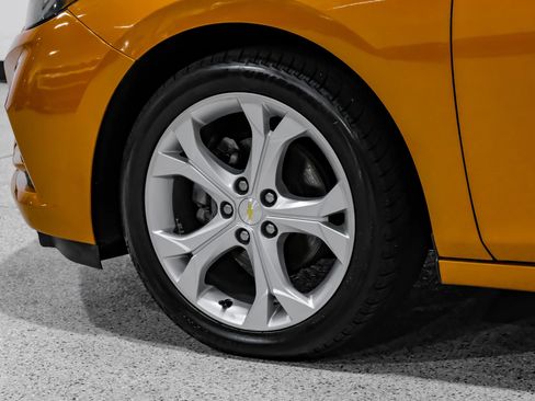 Used 2017 Chevrolet Cruze Premier w/ Enhanced Convenience Package FWD image 53