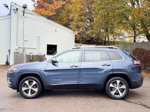 Used 2021 Jeep Cherokee Limited image 3