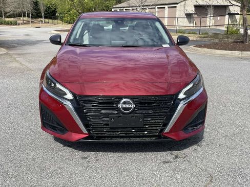 Used 2025 Nissan Altima 2.5 SV FWD image 8