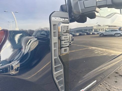 Used 2025 Ford F250 Platinum image 19