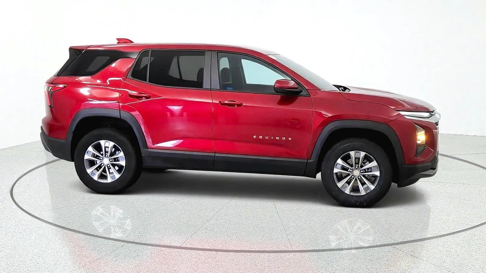 Used 2026 Chevrolet Equinox LT w/ Convenience Package II FWD image 10
