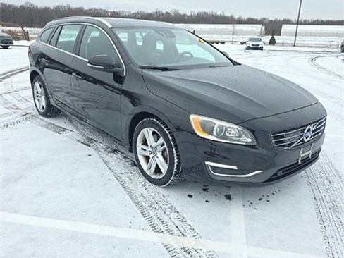 Used 2015 Volvo V60 T5 Platinum image 3