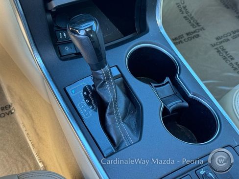 Used 2017 Toyota Camry XLE image 29